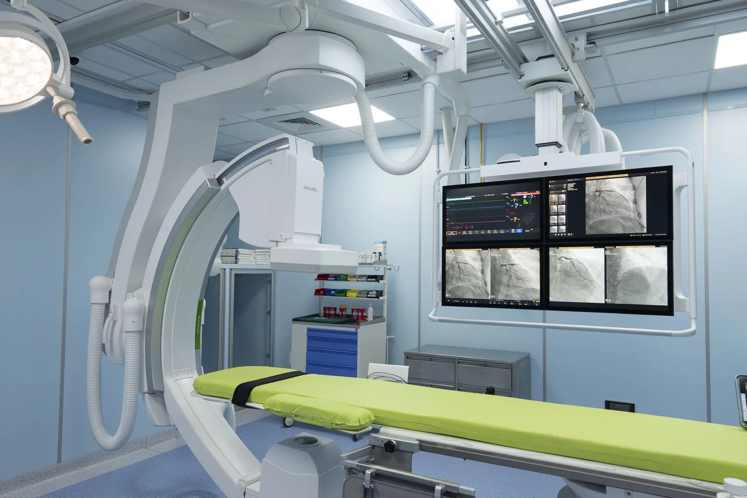 Ultra-HD imaging monitors in the Meera Zen cath lab